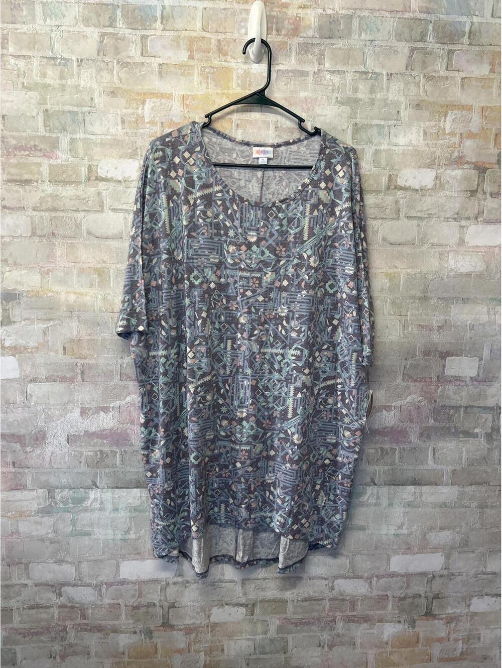 LuLaRoe Irma Top NWT XL